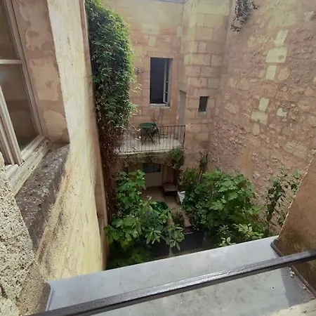 1er Etage Sur Cour Aux Chartrons Apartment *